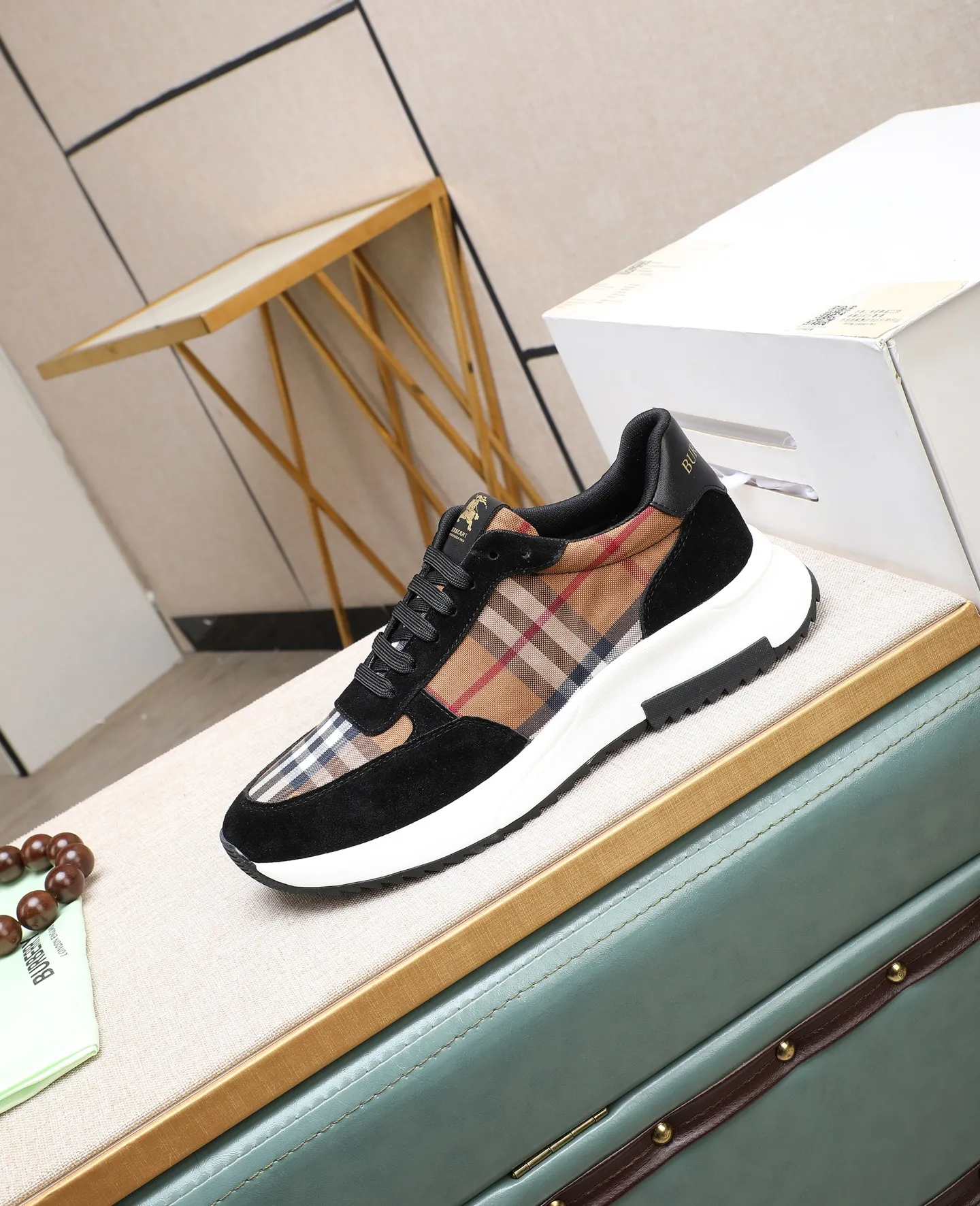 Men's shoes 💰460 ❤️❤️❤️[BURBERRY] Burberry purchasing agent 🔍Men's 🚹New model is synchronized with the official website, the upper is made of imported fabrics, and the lining is genuine leather. Completely 1⃣:1⃣ replica🇮🇹, non-slip and wear-resistant rubber outsole ⚠original factory goods, 🔍🔍high quality, please look at the details, welcome to compare⚠Size: 38-44